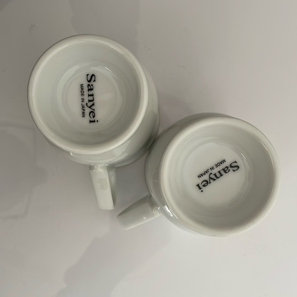 Sanyei Vintage Christmas Footed Mugs Japan Set of 2 - Picture 6 of 13